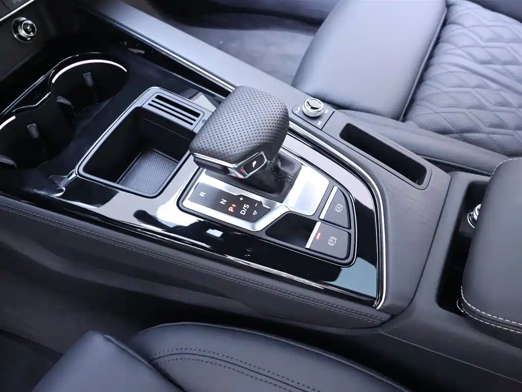 Audi A4L 2024 40 TFSI Luxury Dynamic (Starry Night Edition) фото 12