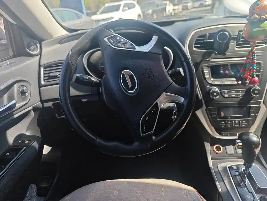 GAC Trumpchi Trumpchi GS5 2014 2014 2.0L Automatic 2WD Premium Edition