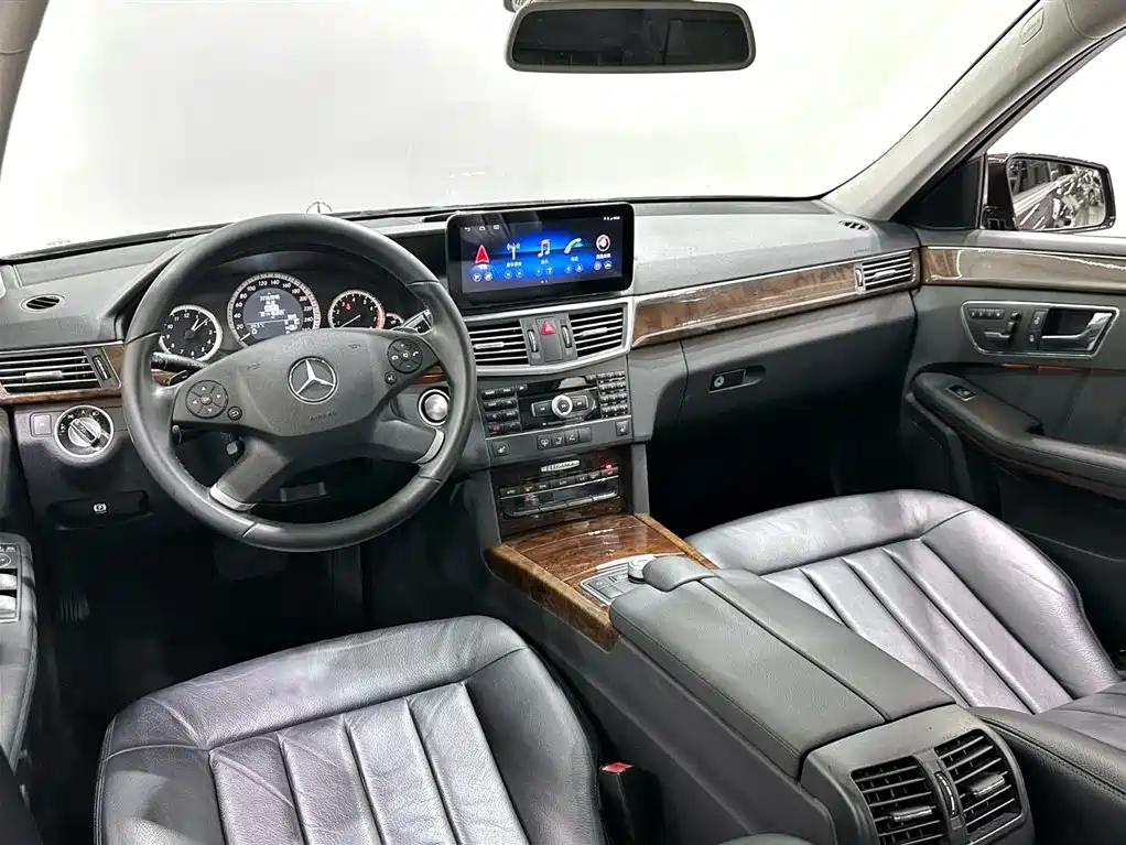 Mercedes-Benz E-Class 2013 E 300 L Elegance фото 12