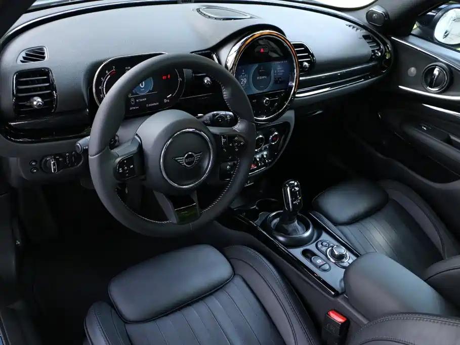 MINI CLUBMAN 2024 2023 Facelift 2.0T COOPER S Connoisseur