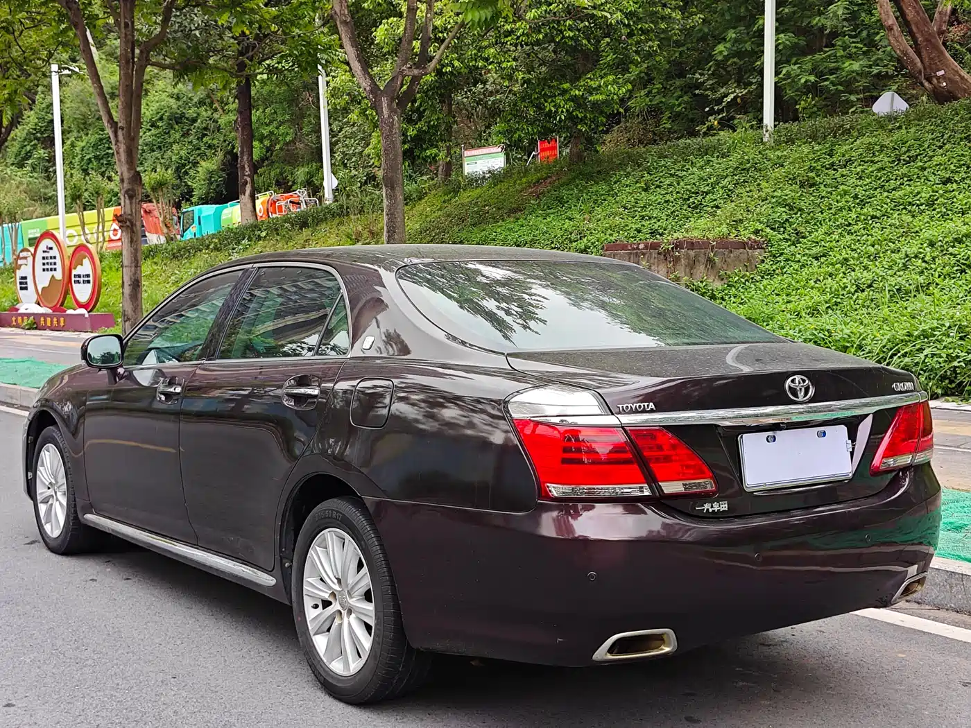 Toyota Crown 2012 2.5L Royal Leather Edition фото 15