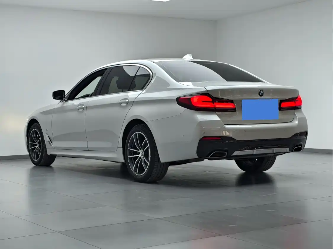 BMW 5 Series 2022 Model Second Facelift 525Li M Sport Package фото 4