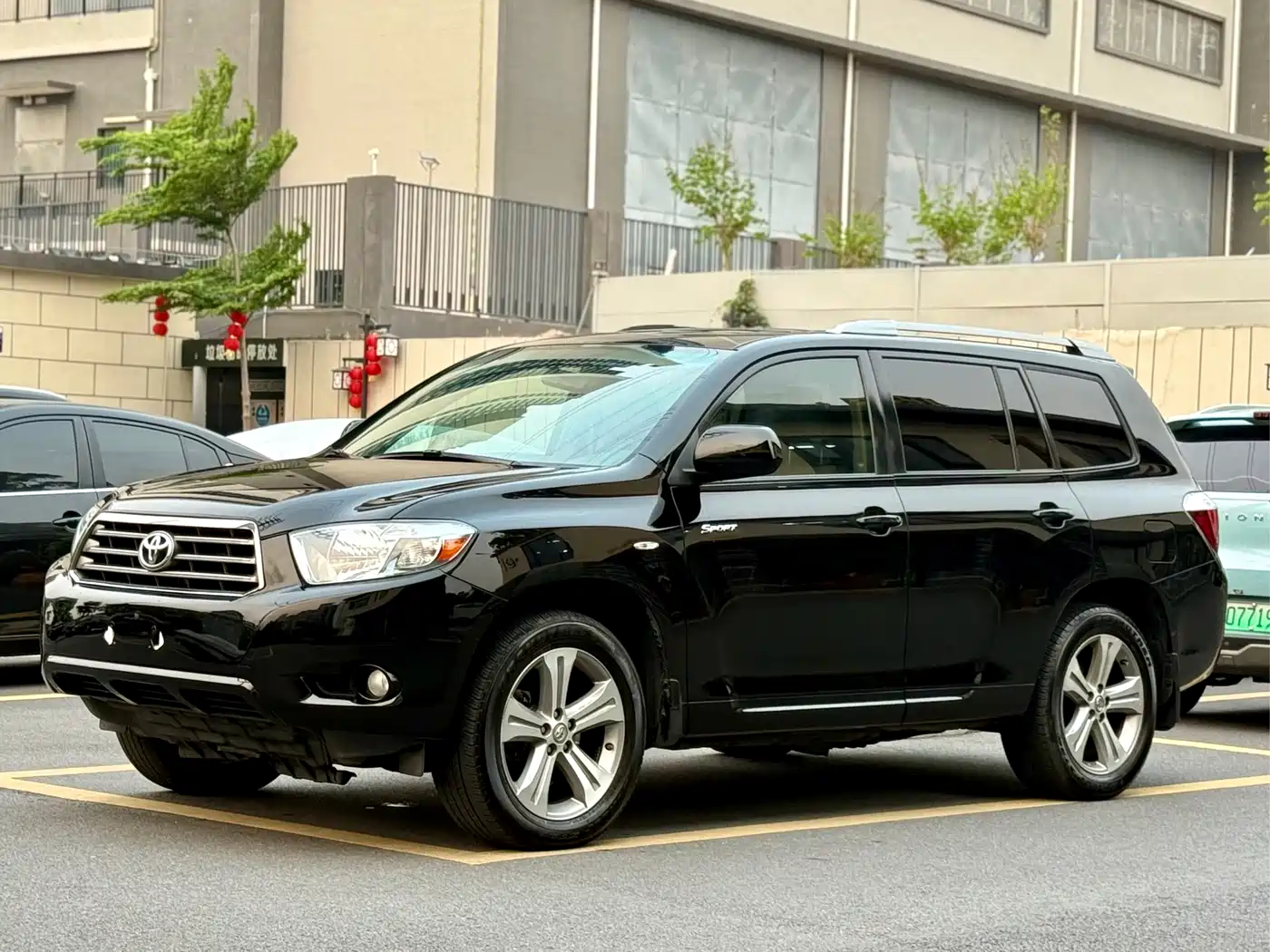 Toyota Highlander 2011 2.7L 2WD 7-seat Luxury фото 4