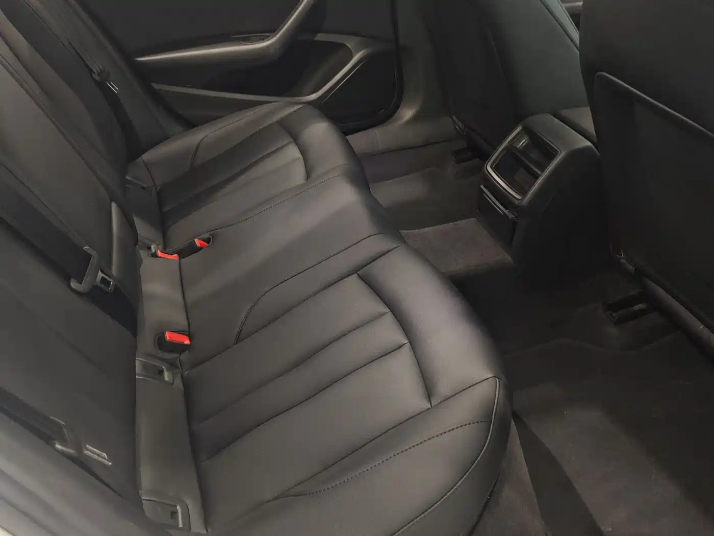 Audi A4L 2017 40 TFSI Progressive фото 4