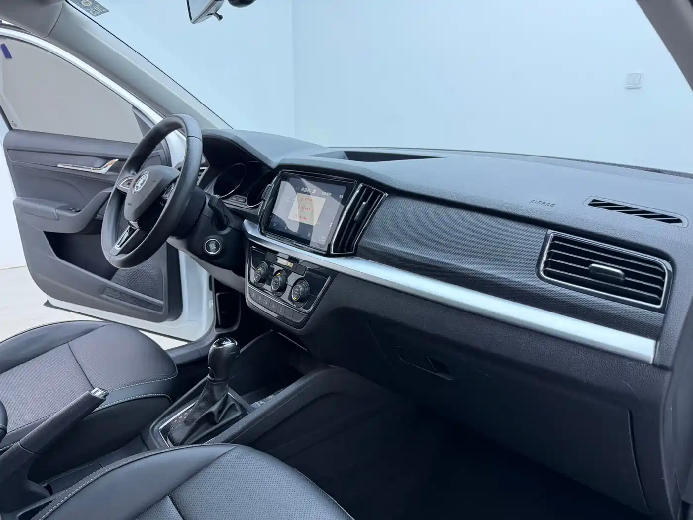 Škoda Kamiq 2023 1.5L Auto Comfort Edition фото 14