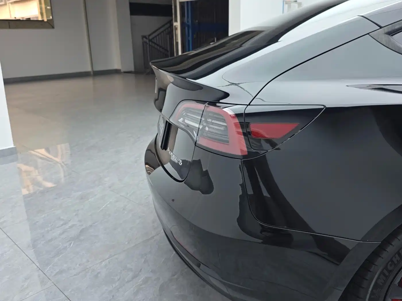 Фото 10 - Tesla Model 3