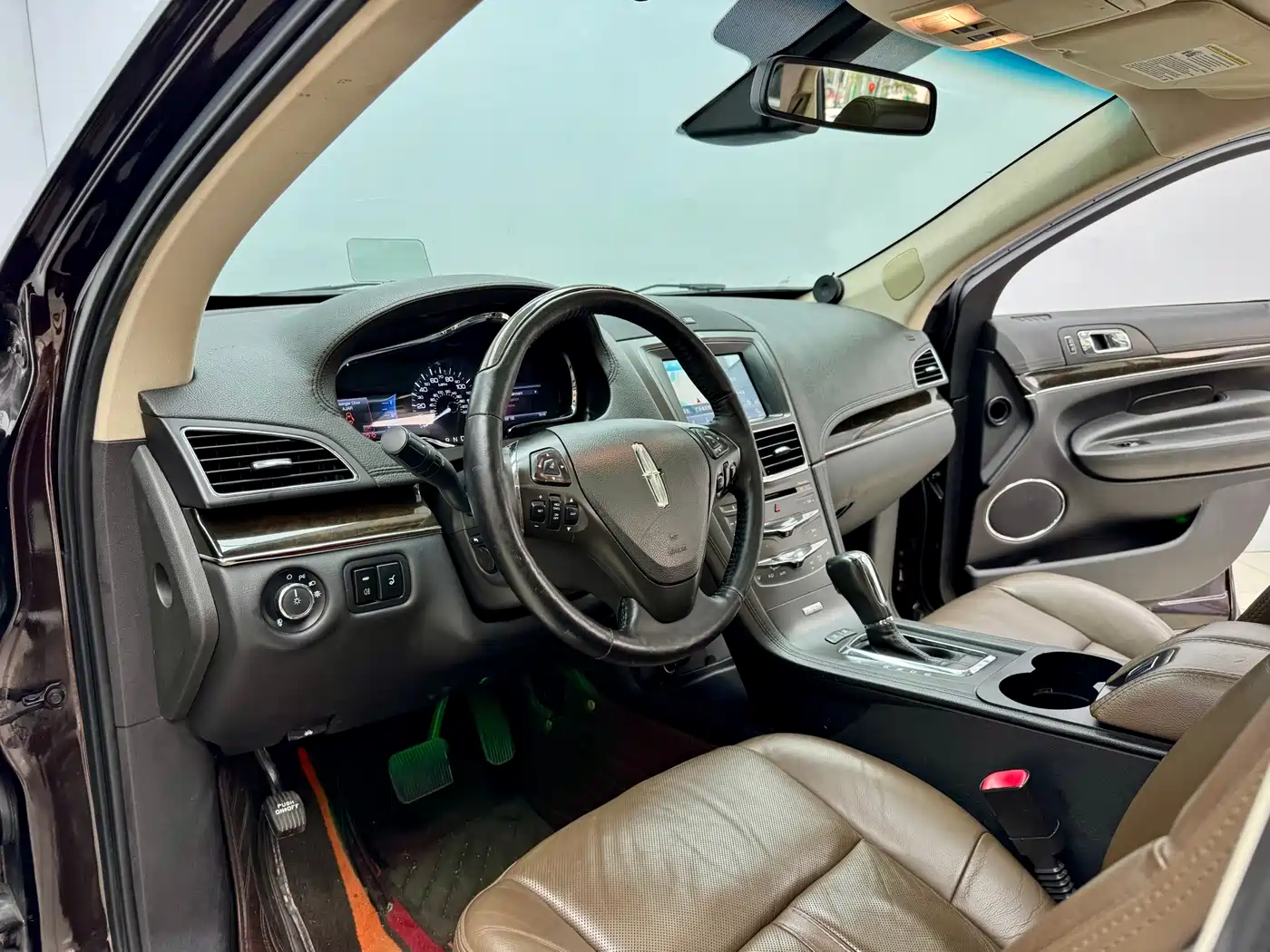 Lincoln MKT 2010 Model 3.5T EcoBoost AWD фото 5