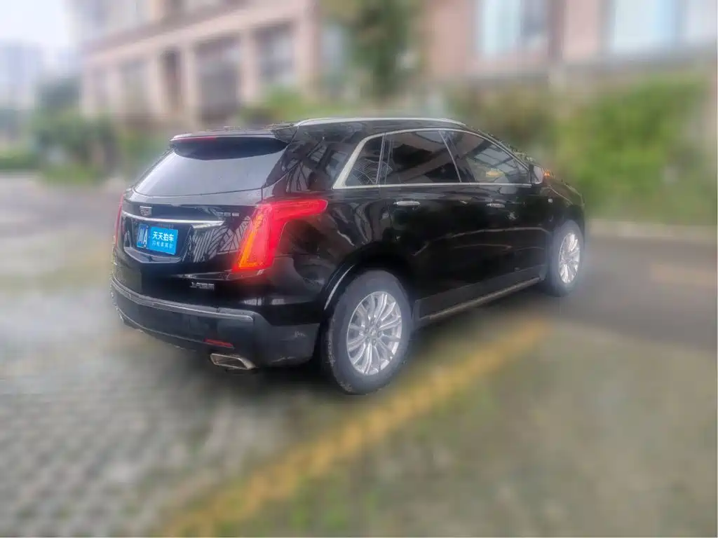 Photo 2 - Cadillac XT5