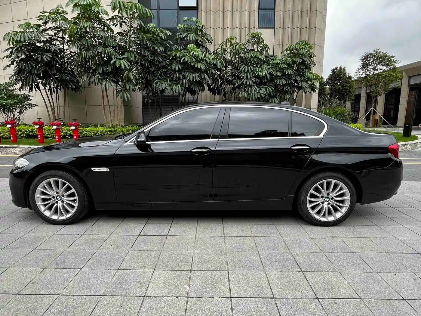 BMW 5 Series 2014 525Li Luxury Design Package фото 5