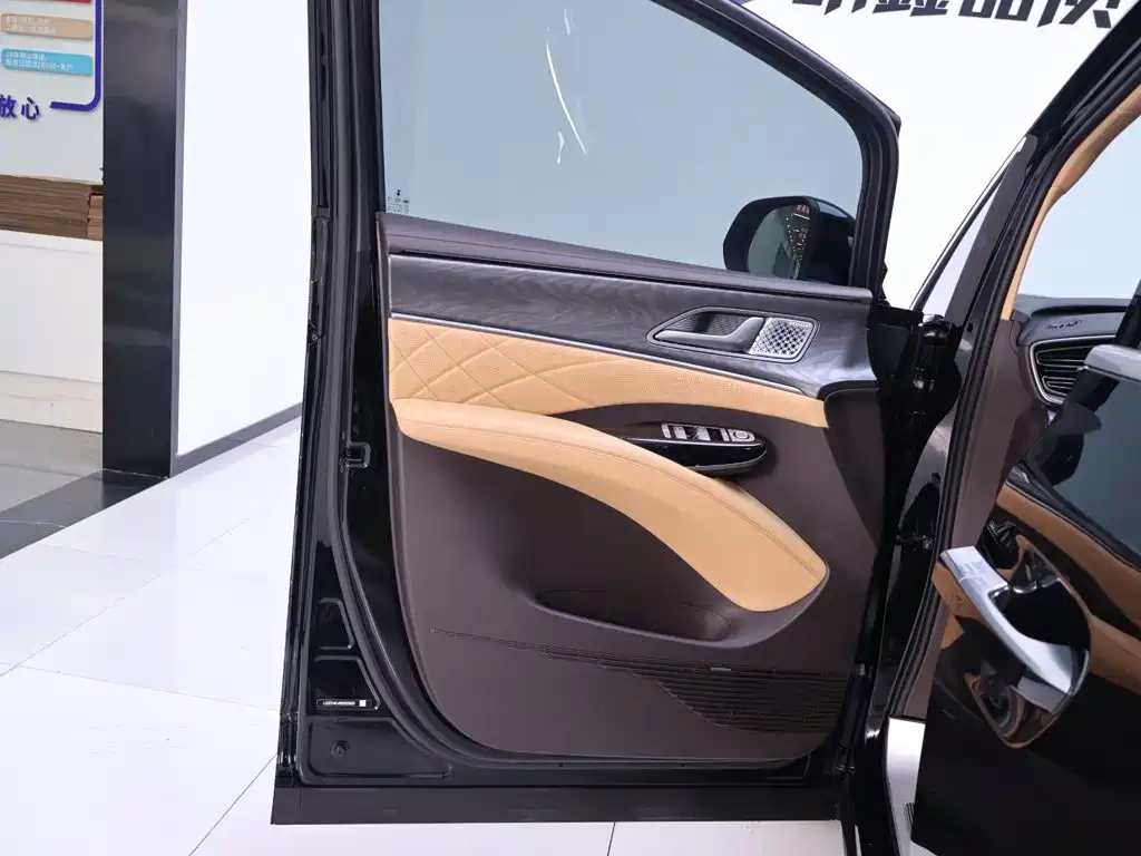 Denza D9 2025 2025 DM-i Smart Driving Edition 1020 AWD Flagship