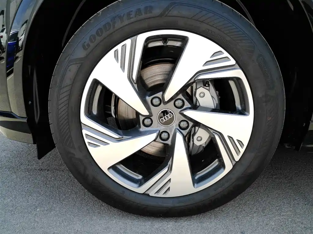 Audi Q6L e-tron 2025 Extended Range Edition фото 13