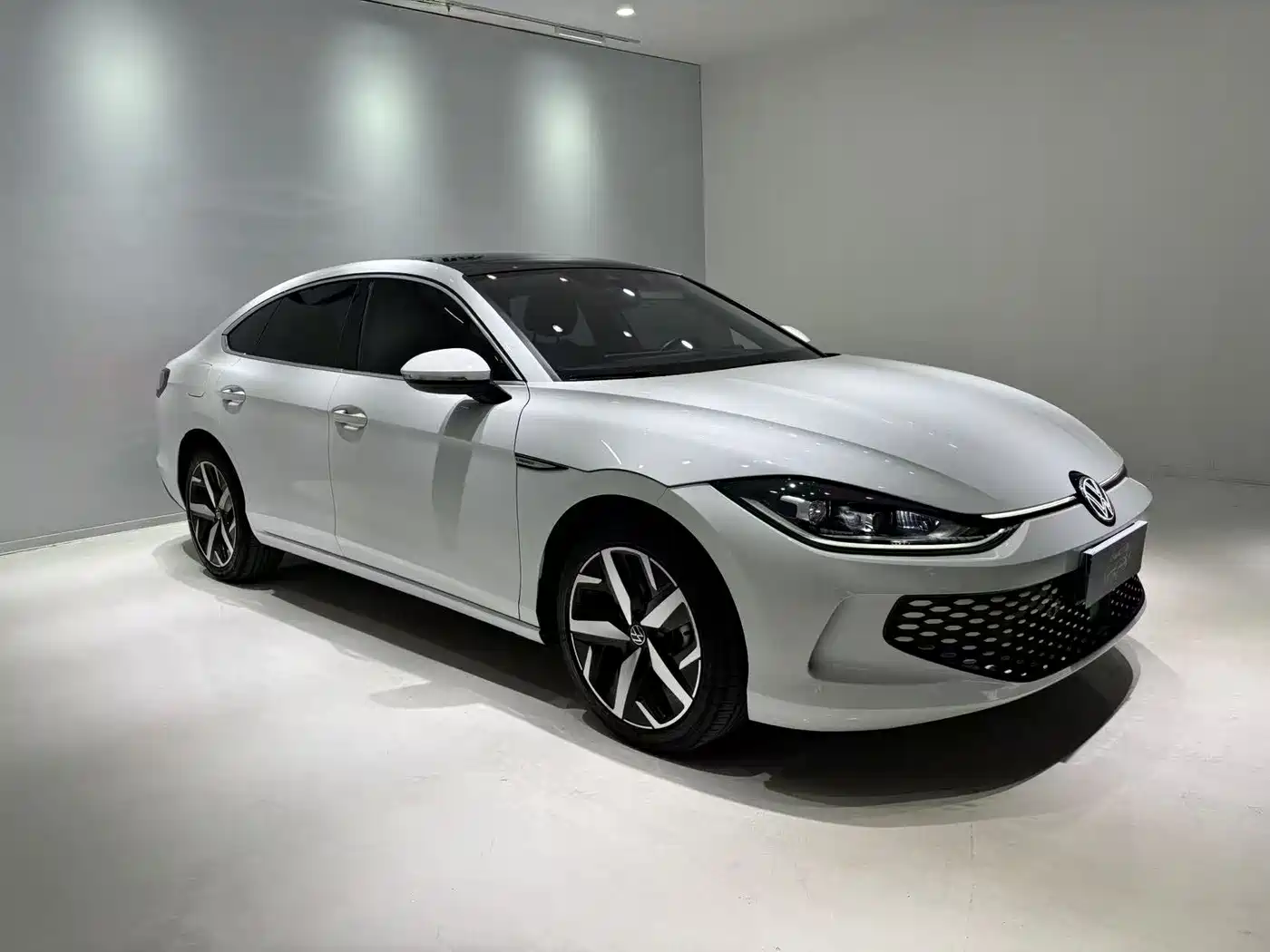 Volkswagen Lamando 2022 Lamando L 280TSI DSG Cool Edition фото 3