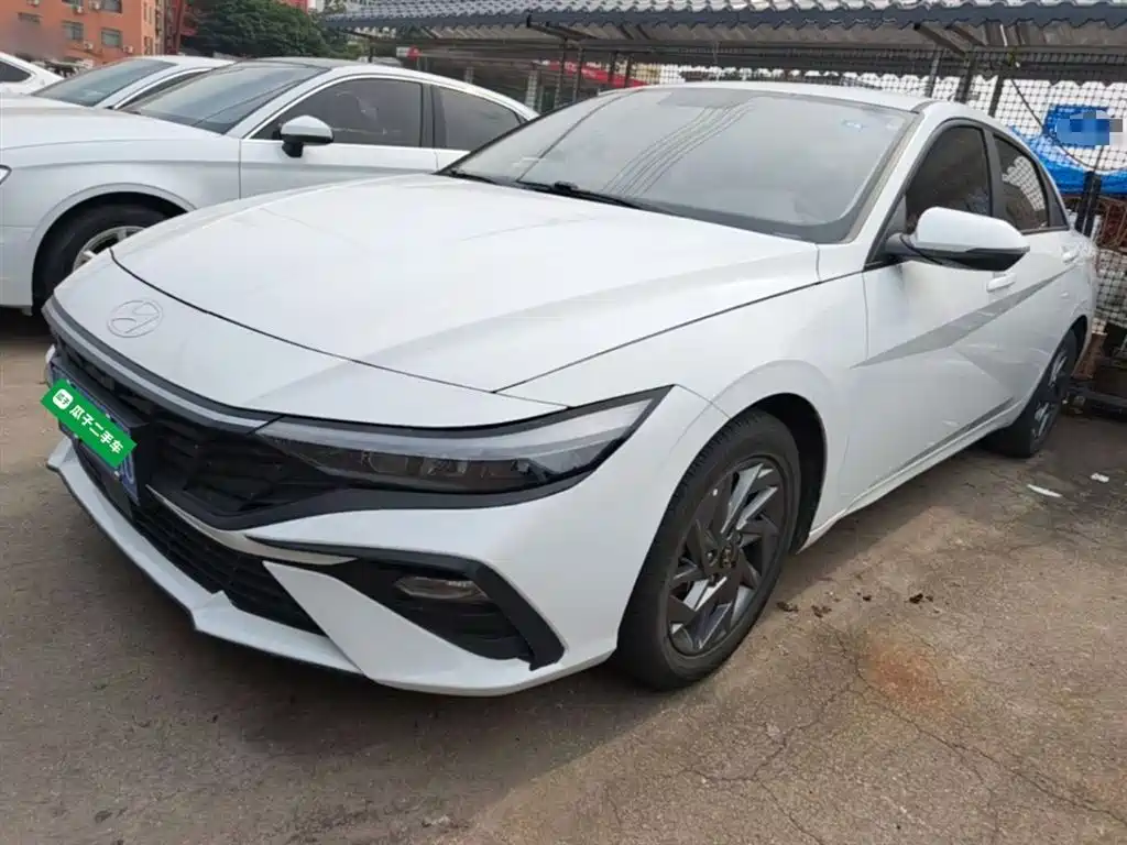 Hyundai Elantra 2023 1.5L CVT GLS Premium
