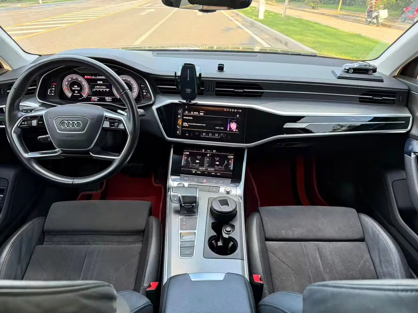 Фото 10 - Audi A6 (Import)