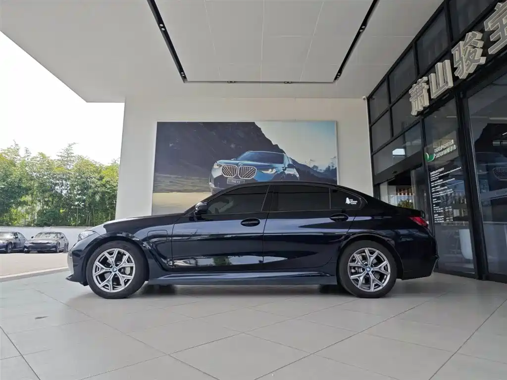 BMW i3 2024 eDrive 35 L фото 2