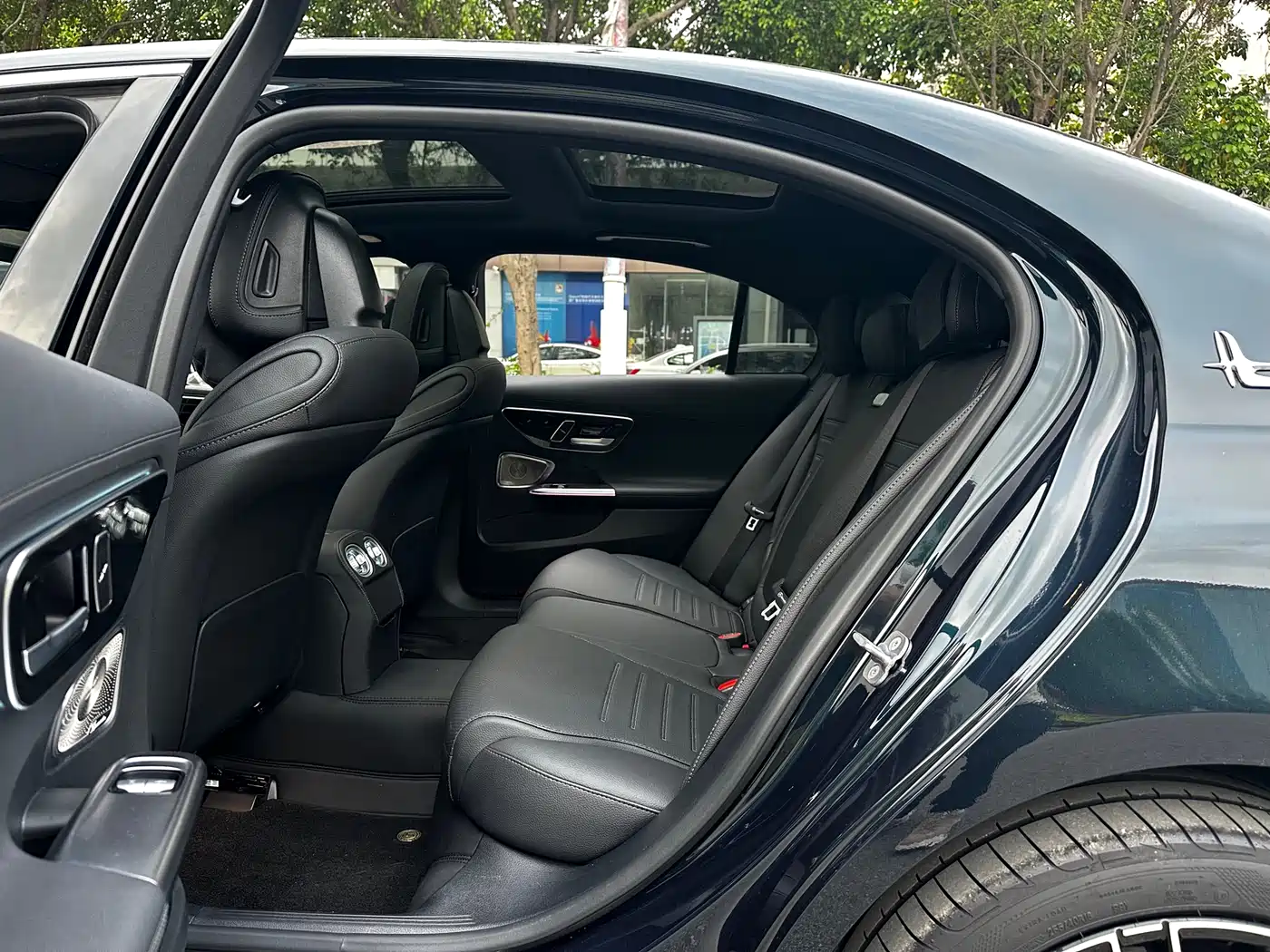 Mercedes-Benz C-Class 2025 C 260 L Sport Edition фото 8