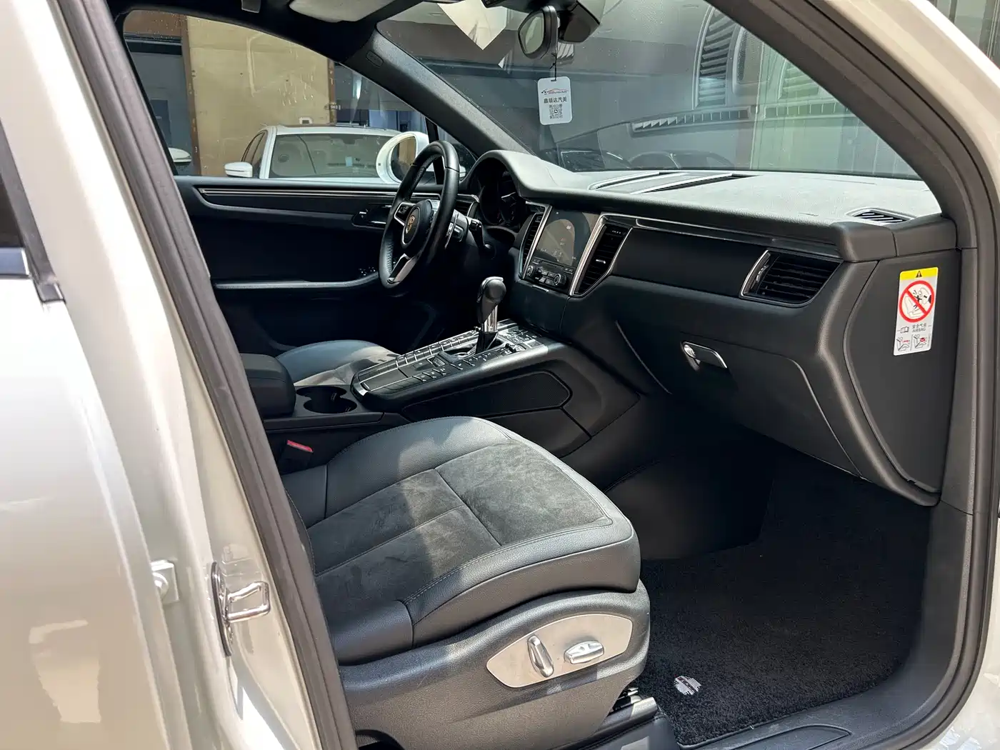 Porsche Macan 2017 Macan 2.0T фото 14