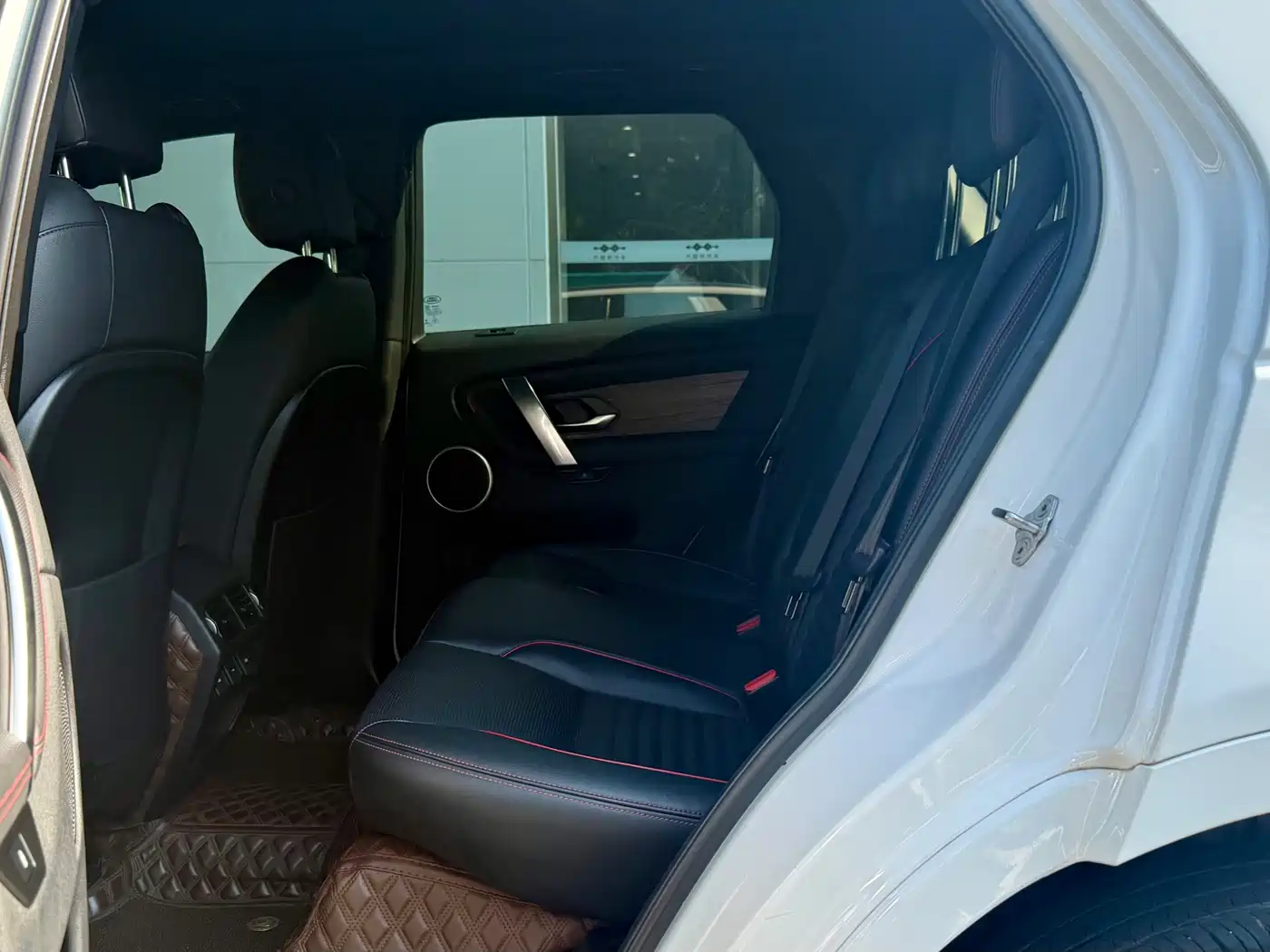 Land Rover Discovery Sport 2022 Model 249PS R-Dynamic SE Performance Tech Edition 5-Seater фото 9