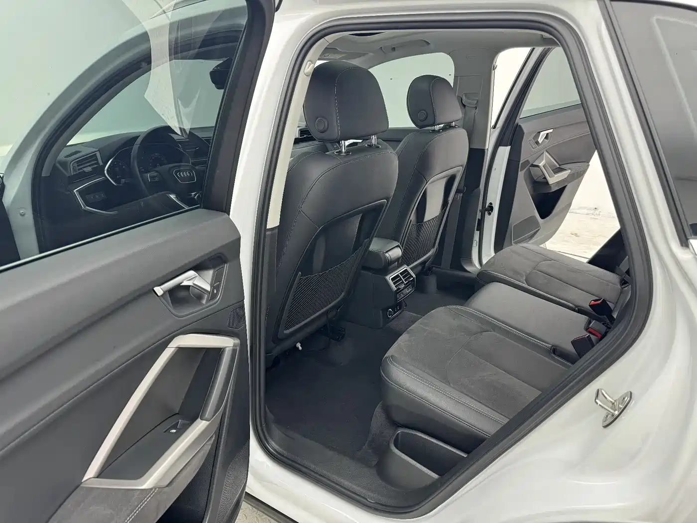 Audi Q3 2023 35 TFSI Fashion Dynamic (1.4T) фото 15