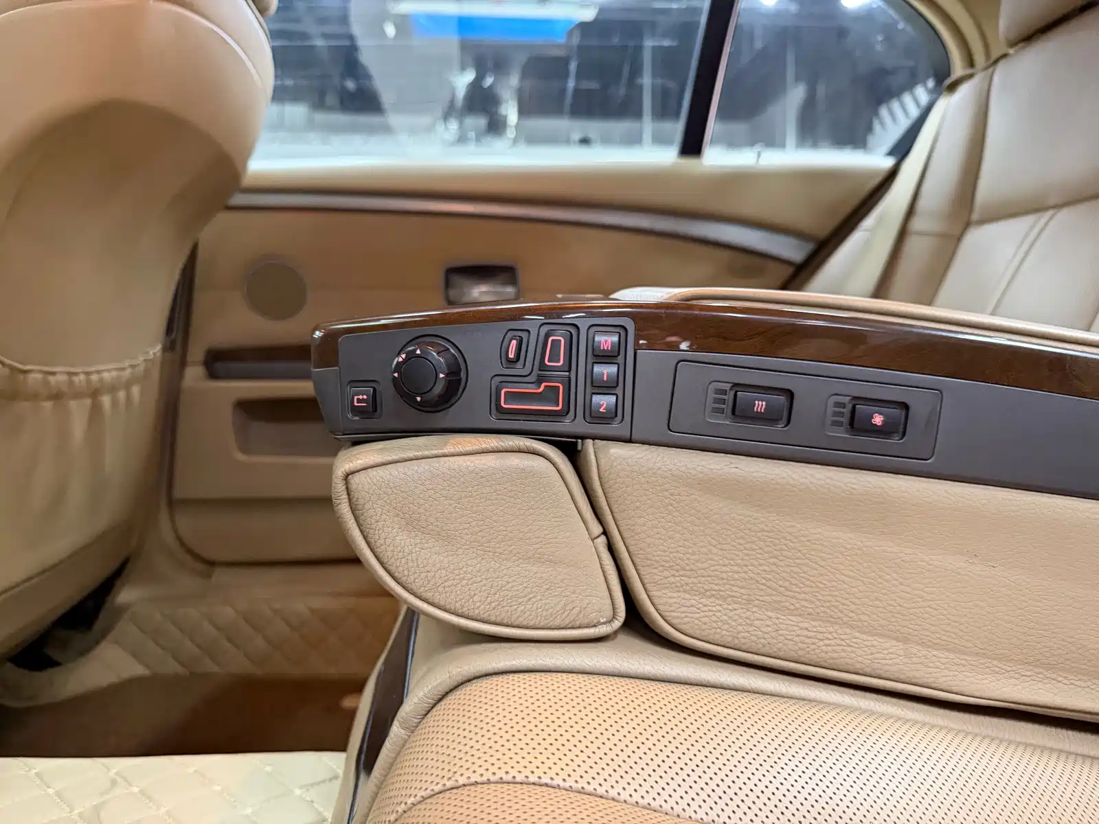 Фото 34 - BMW 7 Series