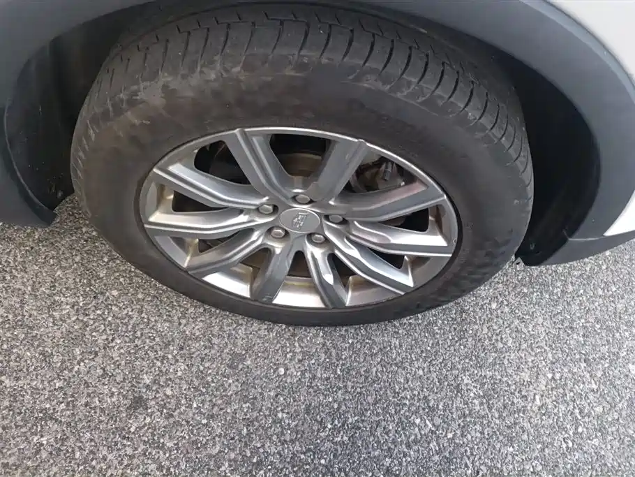 Cadillac XT4 2018 28T FWD Leading Edition фото 6