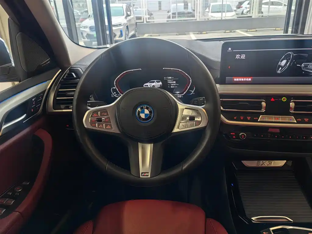 BMW IX3