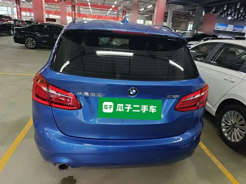 BMW 2 Series Touring 2018 218i Sport Line фото 6