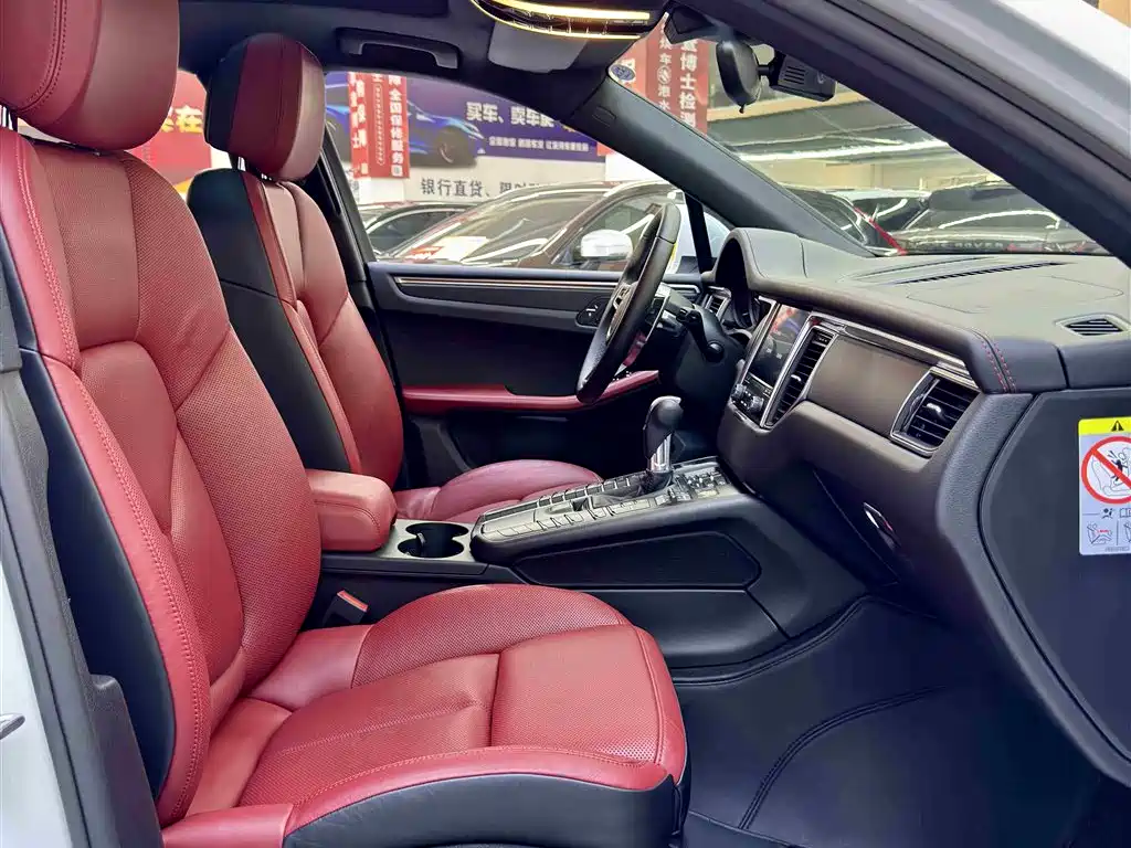 Porsche Macan 2017 Macan 2.0T фото 8