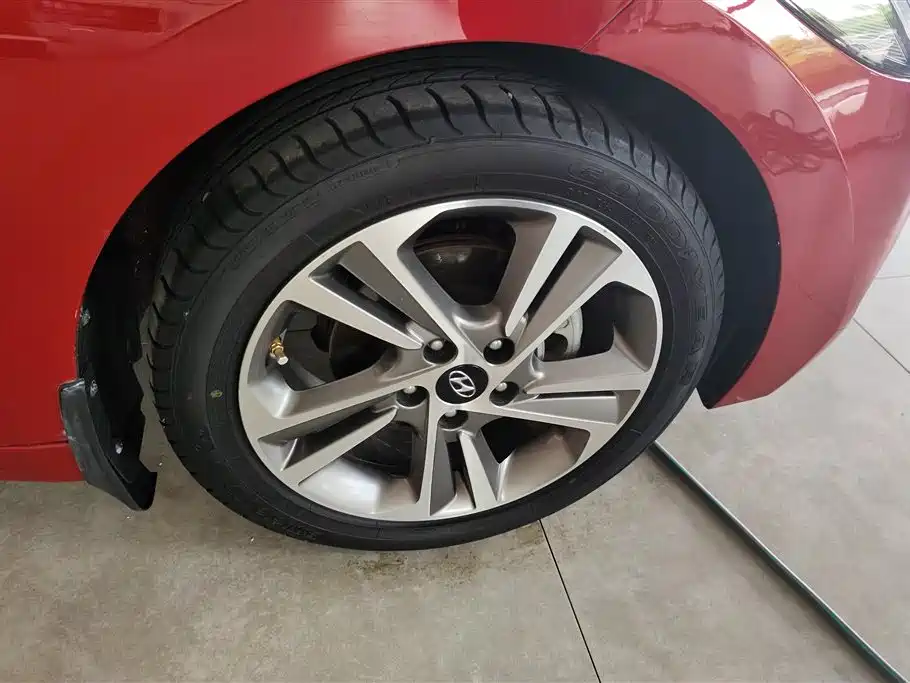 Hyundai Elantra 2016 Model 1.6L Automatic Smart Elite фото 6