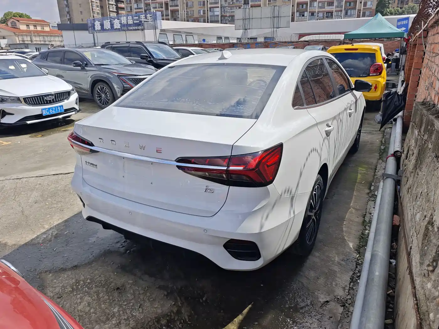 Photo 16 - Roewe i5