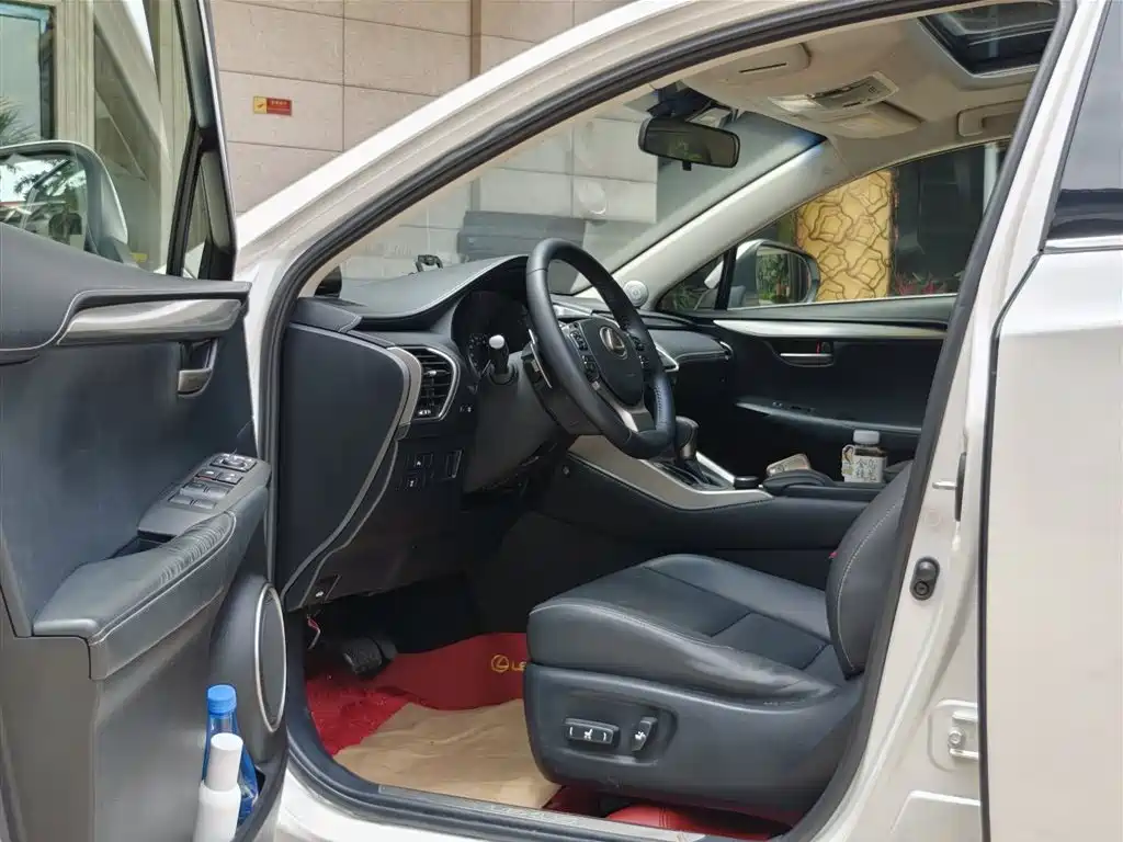 Lexus NX 2015 200t AWD F Sport фото 9