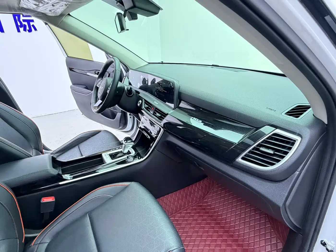Kia Seltos 2023 1.5L CVT Premium Edition фото 17