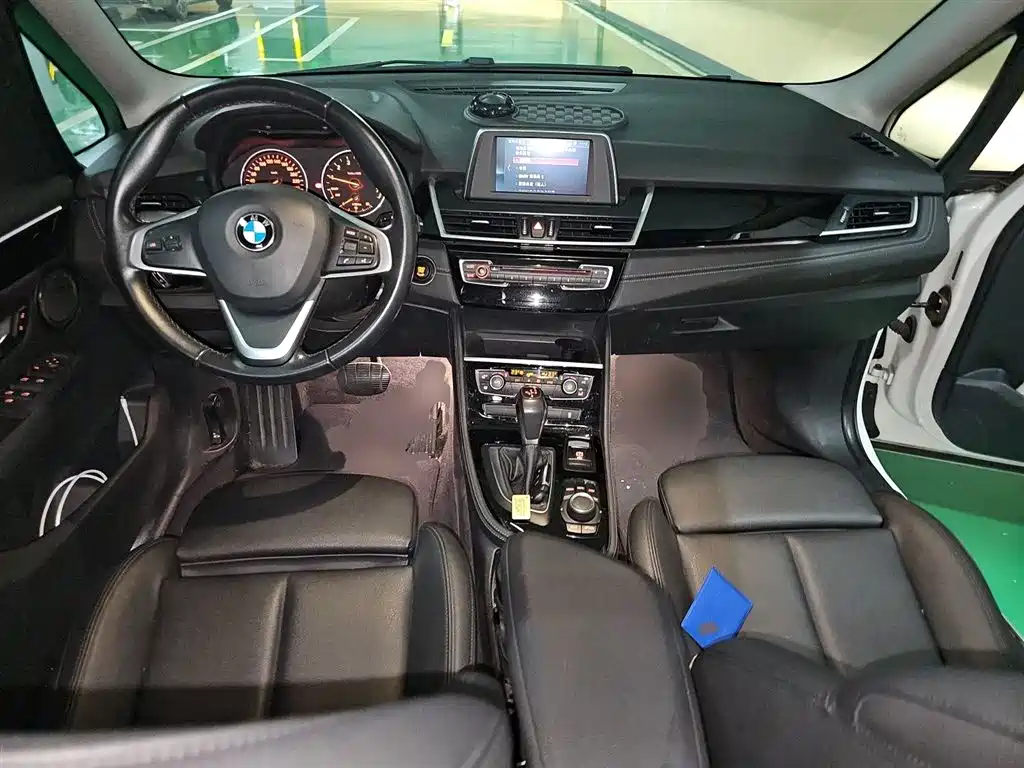 BMW 2 Series Gran Tourer 2015 218i Sport Design Package фото 5