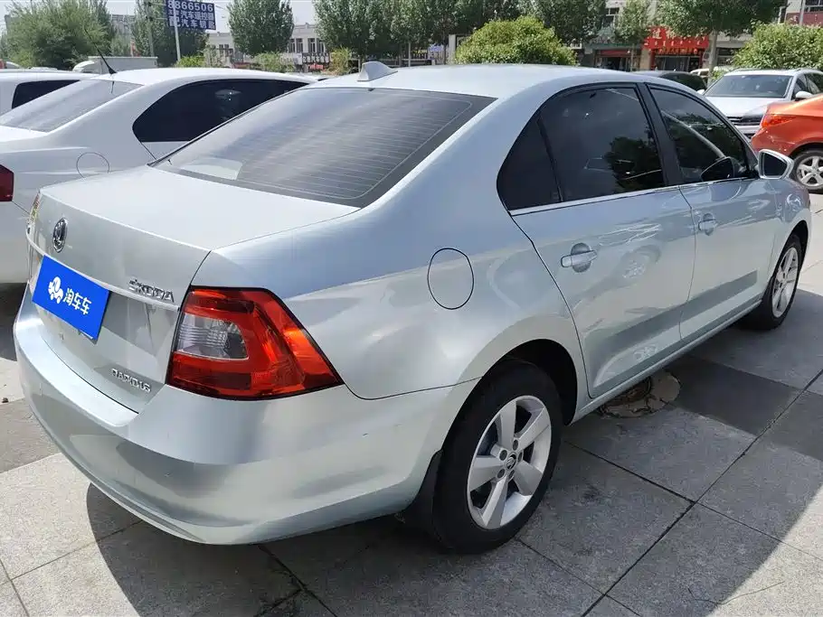 Škoda Rapid 2013 1.6L Automatic Smart Selection фото 3