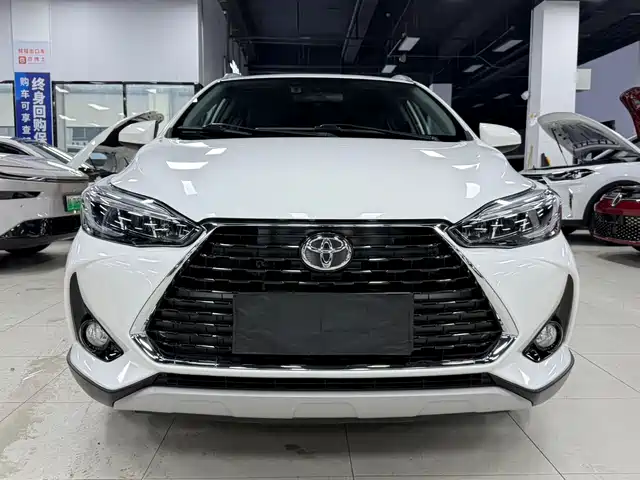 Toyota YARiS L Zhi Xuan 2022 1.5L CVT Luxury PLUS Edition — фото 3