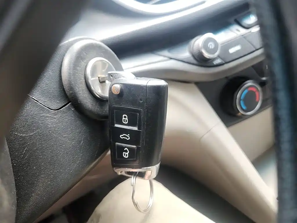 Buick Excelle 2016 15N Manual Elite фото 9