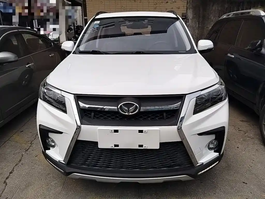 BAIC Huansu S5 2018 2017 1.3T CVT Luxury