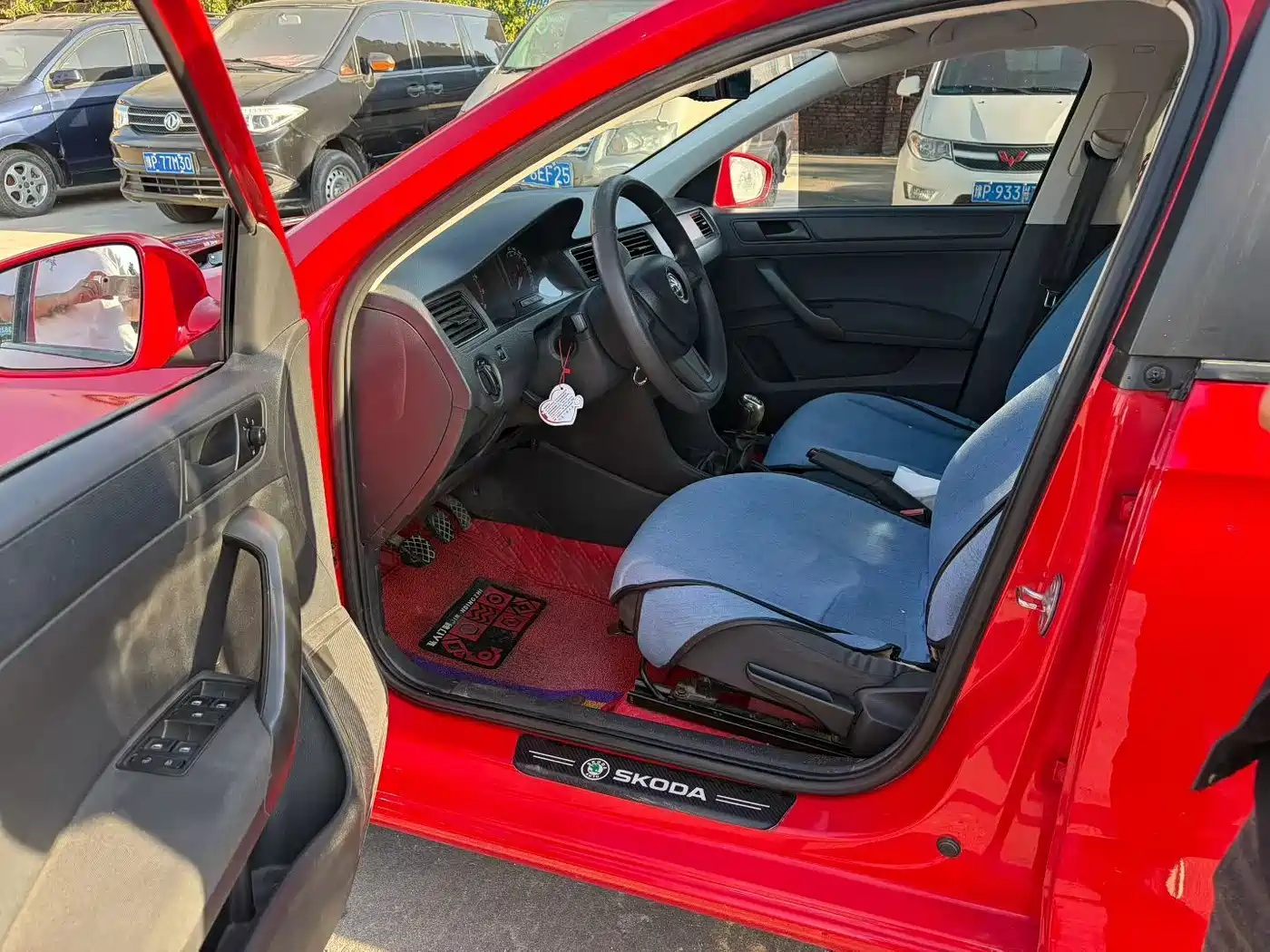 Škoda Skoda Rapid Spaceback 2014 1.6L Manual乐享版 фото 3
