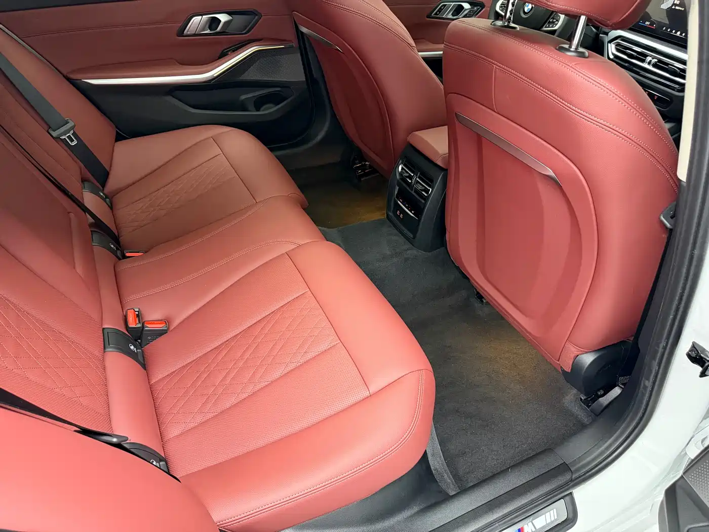 BMW 3 Series 2024 325Li M Sport Package фото 13