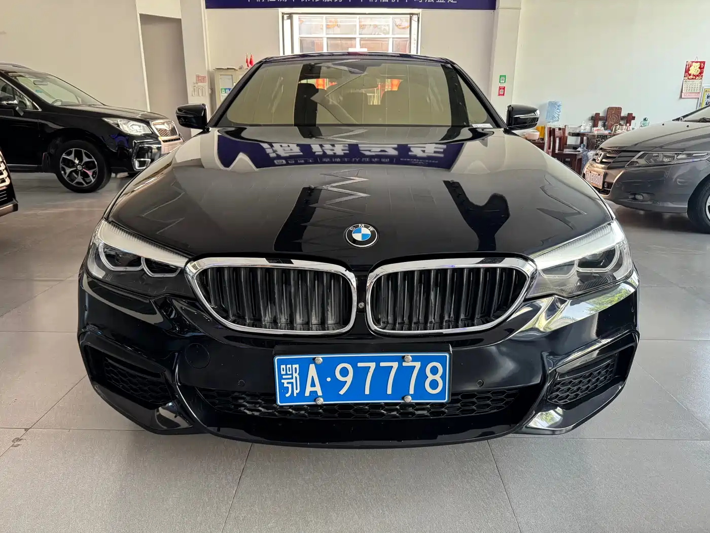 BMW 5 Series 2019 525Li M Sport Package фото 2