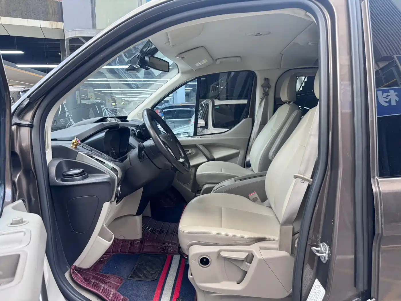 Ford Tourneo 2017 2.0T Automatic Smart Elite Edition фото 8