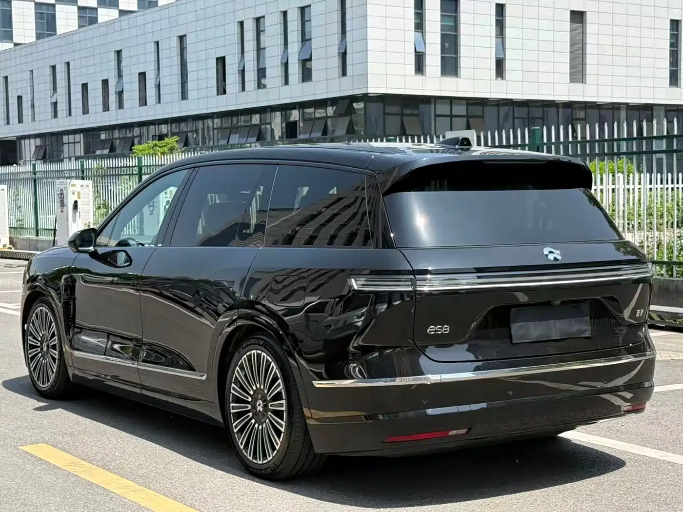 NIO ES8 2025 Base Model 7-Seater фото 4