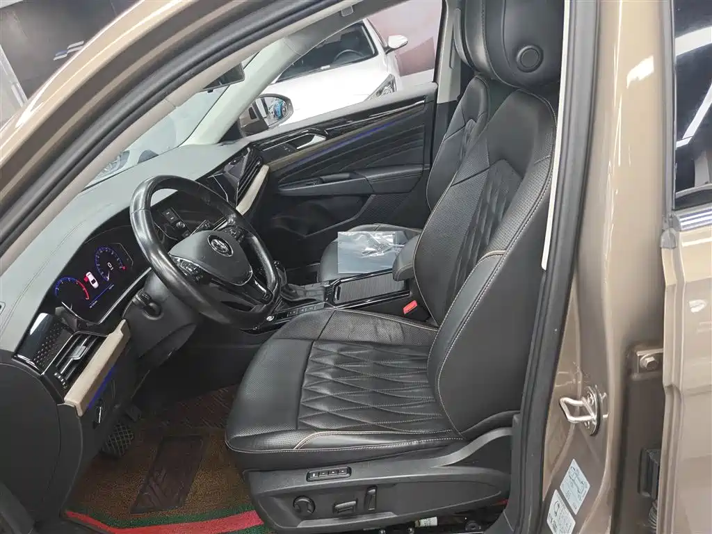 Volkswagen Passat 2019 330TSI Luxury Edition China VI фото 7