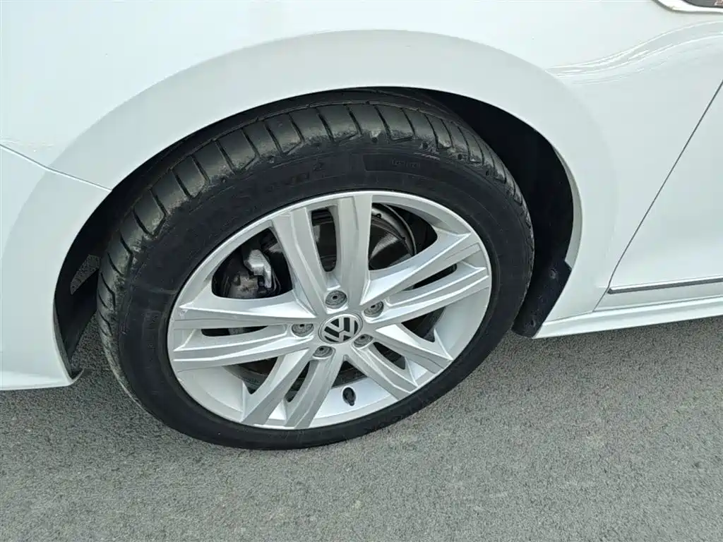 Volkswagen Sagitar 2018 280TSI DSG Luxury фото 23