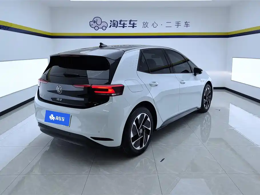 Volkswagen ID.3 2023 Upgraded Pure Intelligence Edition фото 3