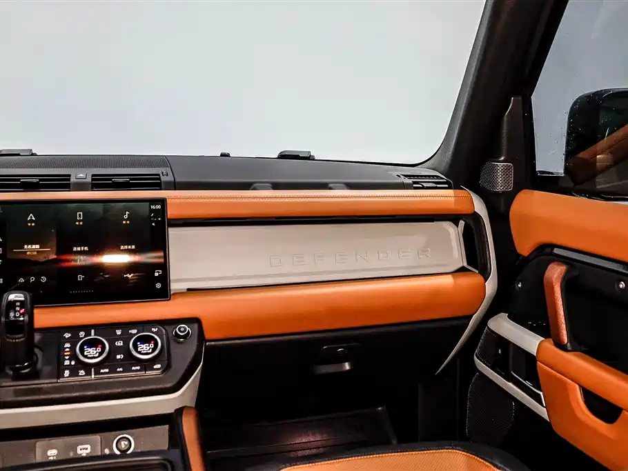 Land Rover Defender 2024 110 3.0T P400 X-DYNAMIC HSE фото 10