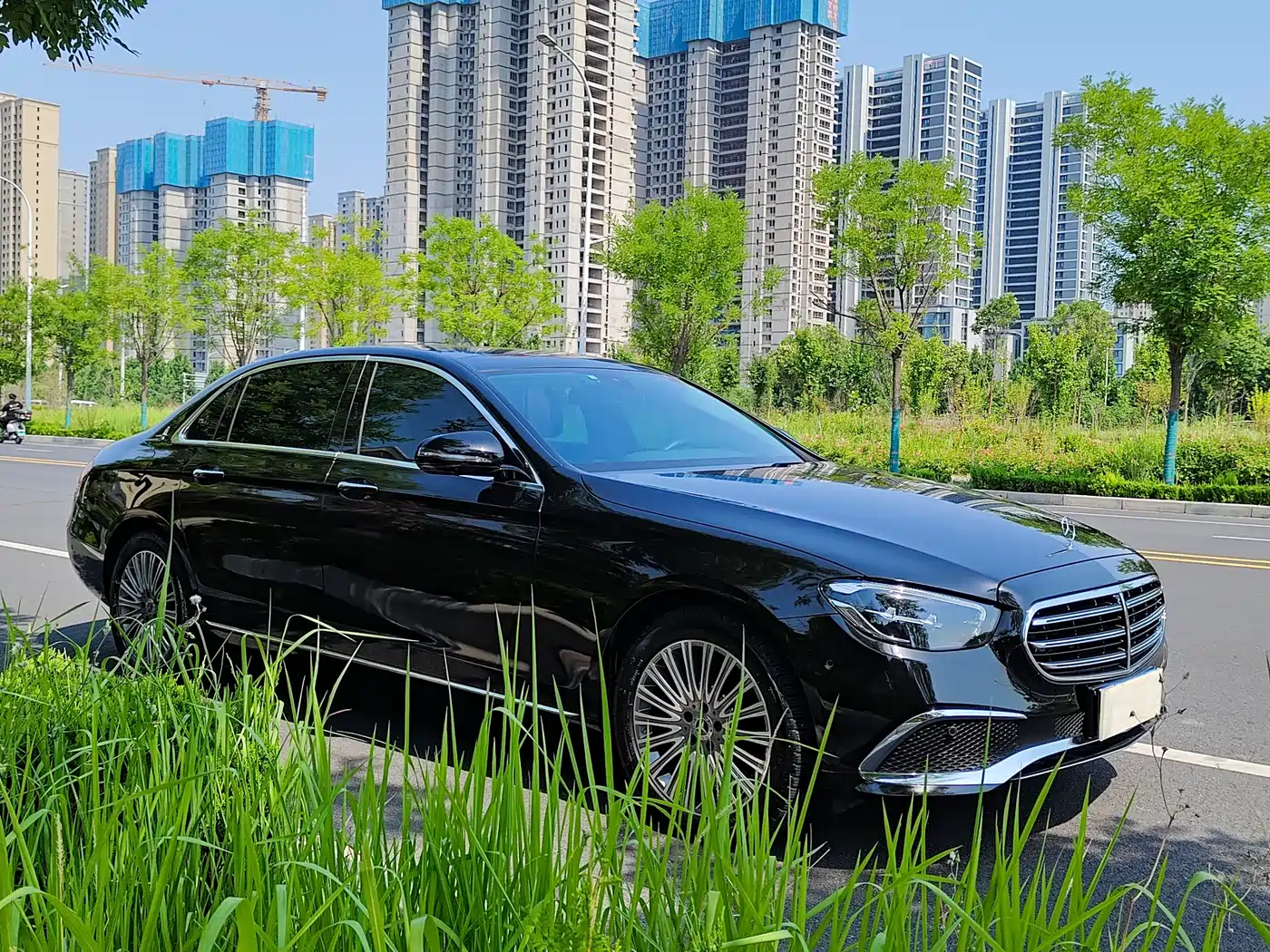 Mercedes-Benz E-Class 2022 E 300 L Fashion фото 18