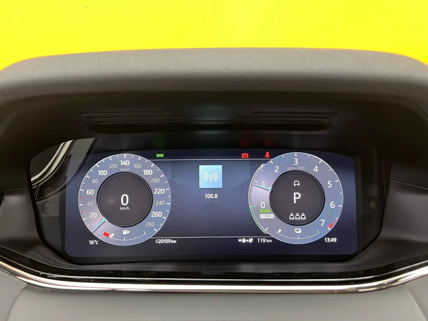 Land Rover Range Rover Evoque New Energy 2022 Range Rover Evoque L P300e Plug-in Hybrid фото 21