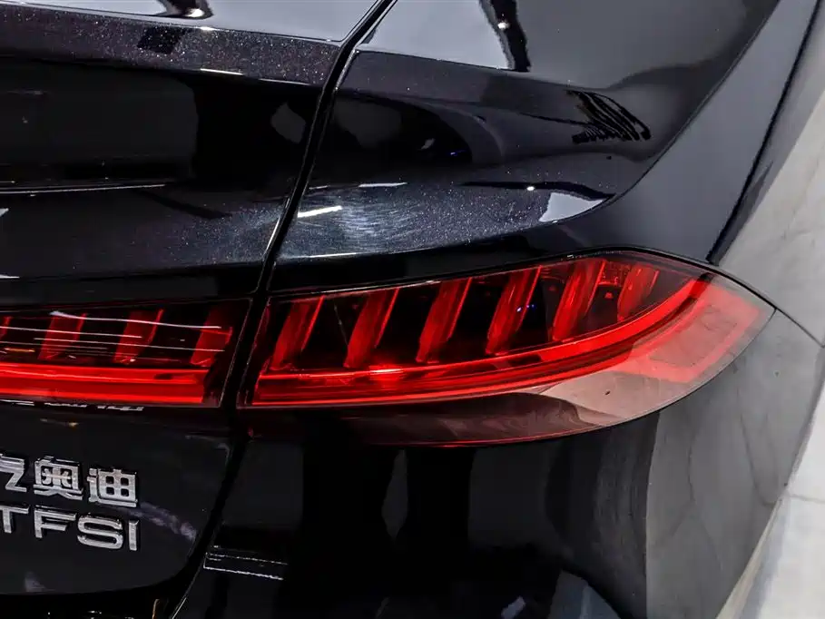 Audi A7L 2024 45TFSI S-line Dream Edition Crystal Package фото 18