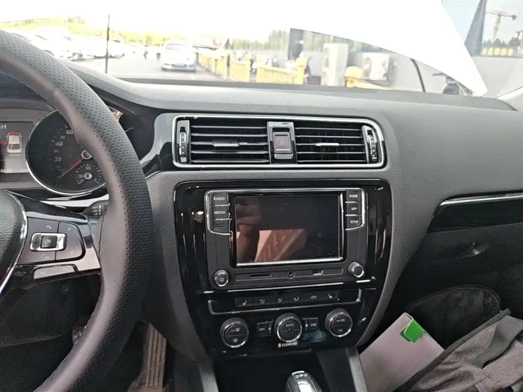 Volkswagen Sagitar 2018 280TSI DSG Luxury фото 13